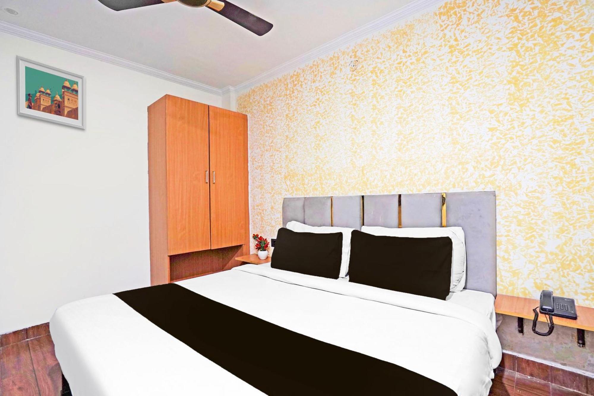 Twamev Residency Hotell New Delhi Exteriör bild